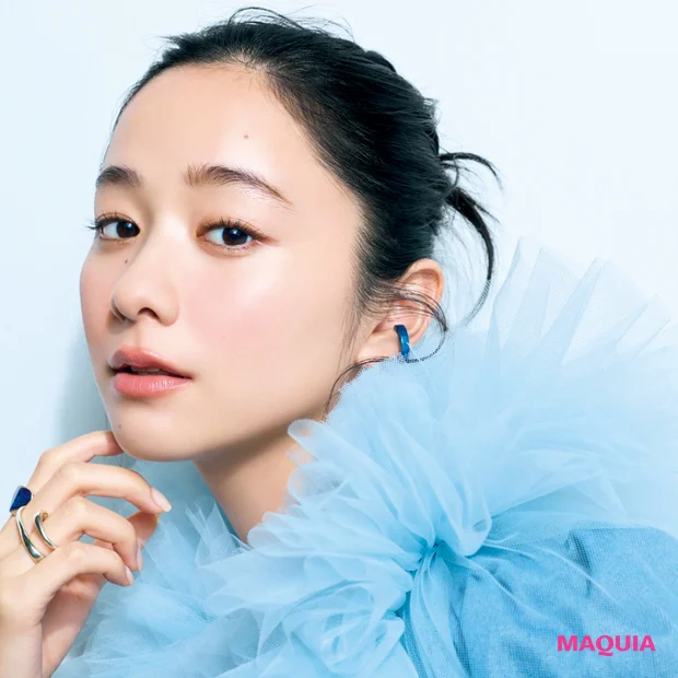 【マキア2026年4月号】堀田真由さんの 表紙メイクHOW TO! 透明感あふれるカラーレスメイク