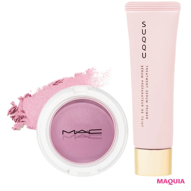 (右)トリートメント セラム プライマー 30g SPF15・PA+ ¥6000/SUQQU (左)グロー プレイ ブラッシュ トータリー シンクト ¥3500/M・A・C