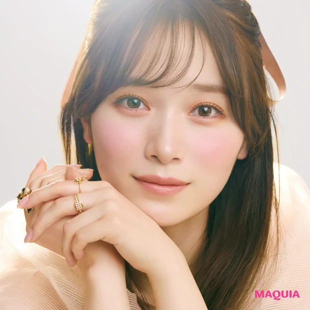 守屋麗奈さん、盛れ肌ベース&眉メイクを全見せ！ 発光ツヤ肌とピンク眉がカ…
