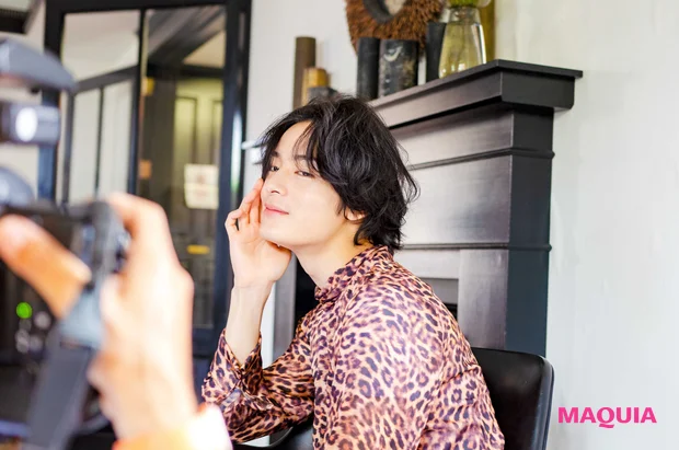 塩野瑛久さんが「エレガンス」キャンペーンモデルに就任！ 7色の秋新色リップ×7つのキスストーリーを公開