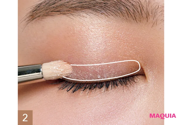 アイメイク 二重 長井かおり キワにラメをのせる