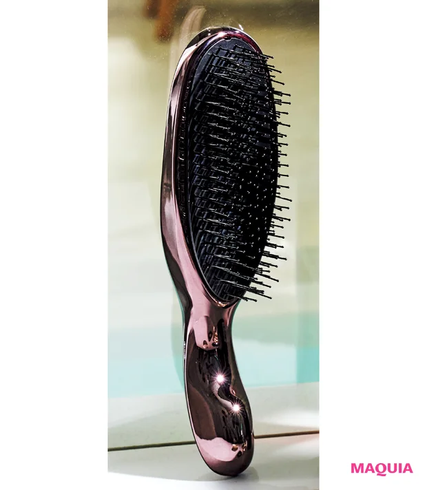 頭皮ケア・育毛ケアにおすすめのヘアケアコスメ イオンスターブラシ CHROME BLACK