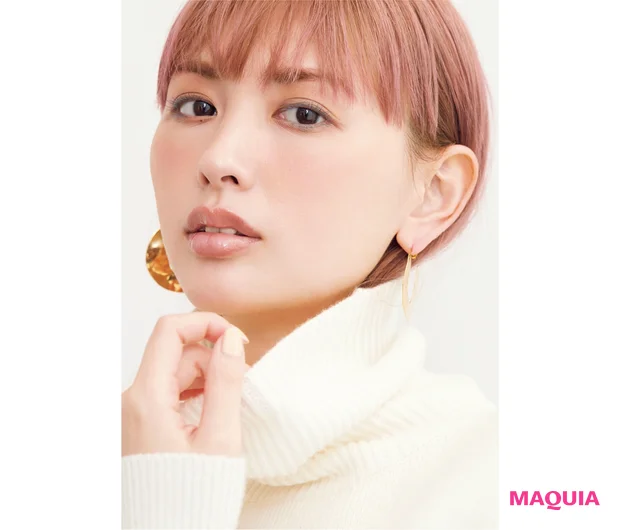 寒色まつ毛に添える目周り体温チーク