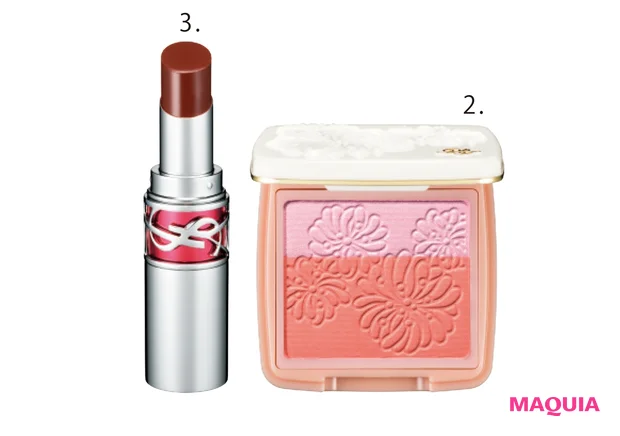 2プレスト ブラッシュ 02 ￥2750（ケース別売り￥1100）／ポール & ジョー ボーテ　3ルージュ ヴォリュプテ キャンディグレーズ 03 ￥4730／イヴ・サンローラン・ボーテ