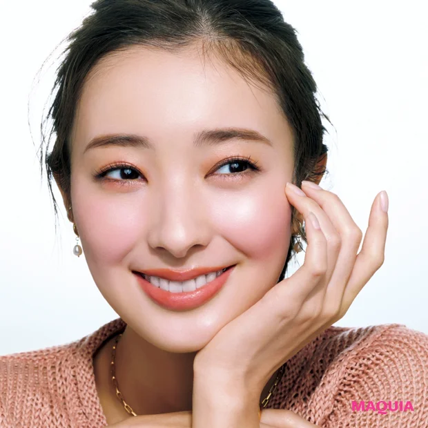 「削げて見える痩せ頬」タイプのチークの入れ方HOW TO！ おすすめコスメ＆ブラシも紹介