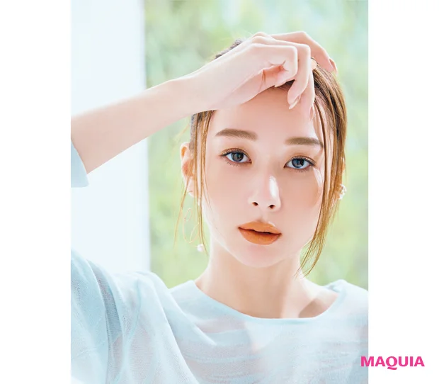 NEXTカラー眉は「大人カジュアルなカーキ眉」