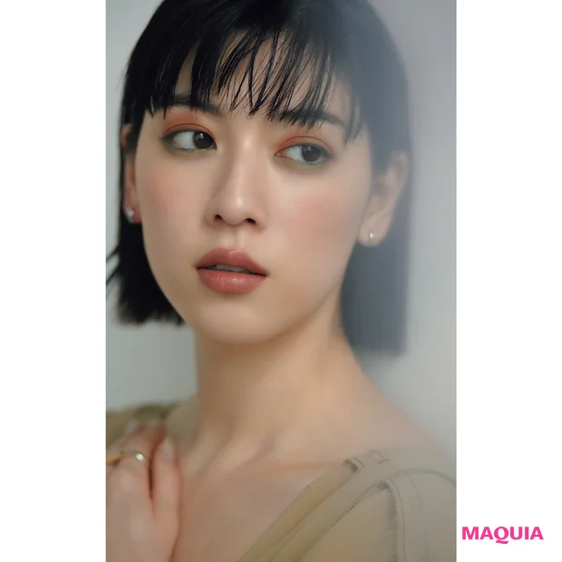 三吉彩花さんのメイクアップ