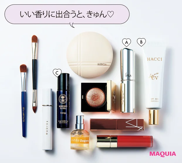 持田あきさんのポーチの中身