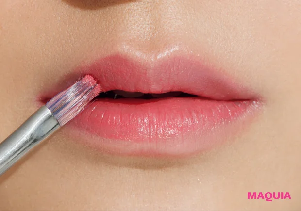 夏リップは“ちょっと派手”くらいが気分! 注目アーティスト・NAYAさんのイチ推しに、みちょぱが挑戦_4_2