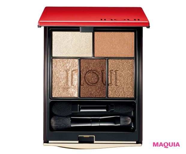 髙橋ひかるさんの大人な表情に注目！ 囲みアイのモードメイクで新境地を開拓【MAQUIAベストコスメ2024上半期】_7