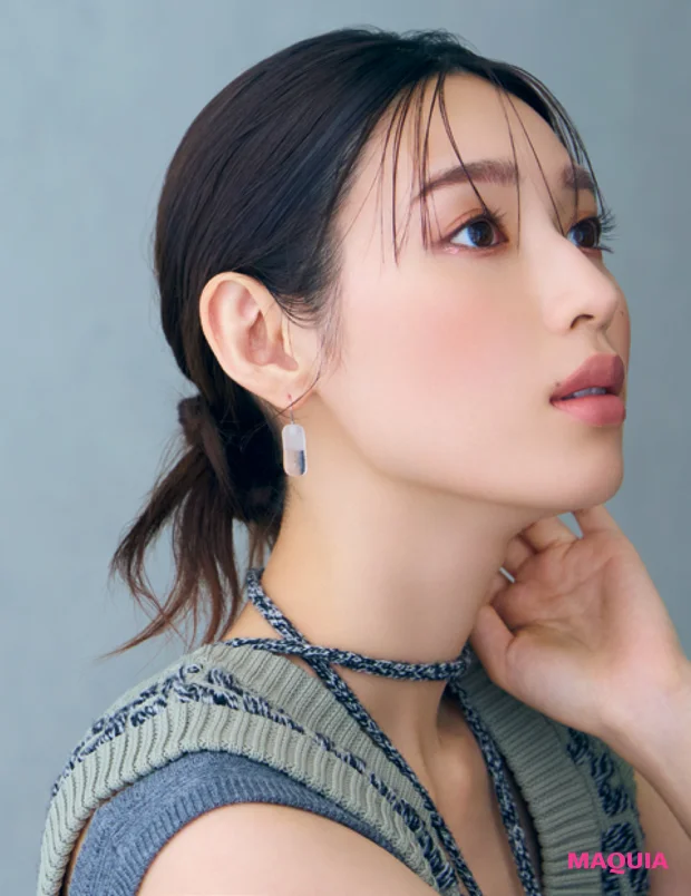 秋メイク 2025 白石聖 ピンク オレンジ メイク