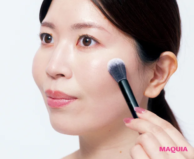 ほほの赤みを生かすメイク パウダー