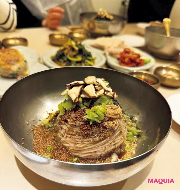 ソウル特別市 萬泉里商会（マンチョルリサンフェ）のえごま油まぜ蕎麦