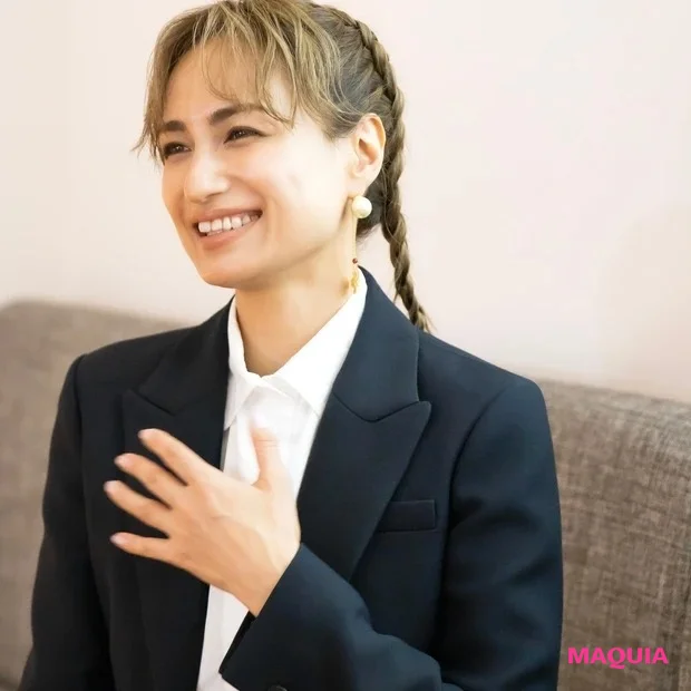 佐田真由美さんにインタビュー。「カプチュール トータル セル ENGY リッチ クリーム」の魅力