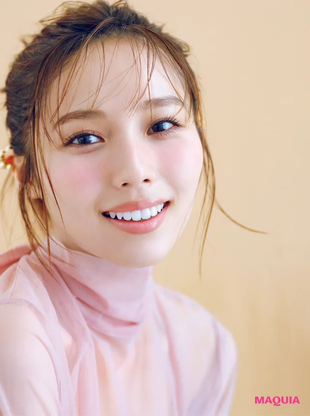 マキア 11月号 付録 muice ぽわんチーク 03 ばぶみピンク 仕上がり②