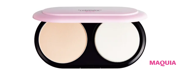 M·A·C ライトフルC3 ナチュラル シルク パウダー ファンデーションSPF 15 SPF15・PA++ 全9色 各¥6270(ケース込み)