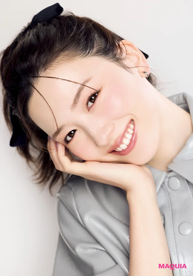 永野芽郁さんのメイクに学ぶ、大人のピンクの使い方。甘くなりすぎない秘訣は“色のレイヤード”にあり！