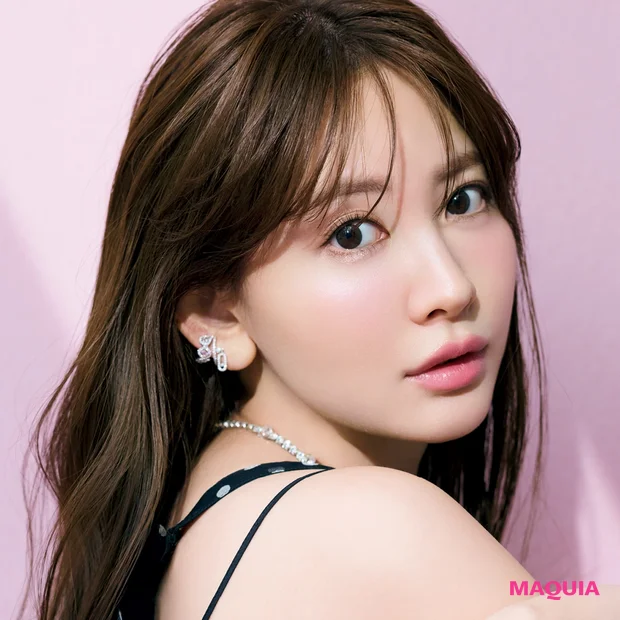 小嶋陽菜さんの表紙メイクを担当ヘア＆メイクが解説！マキア2026年6月号特別版はツヤ肌×セミマットリップ