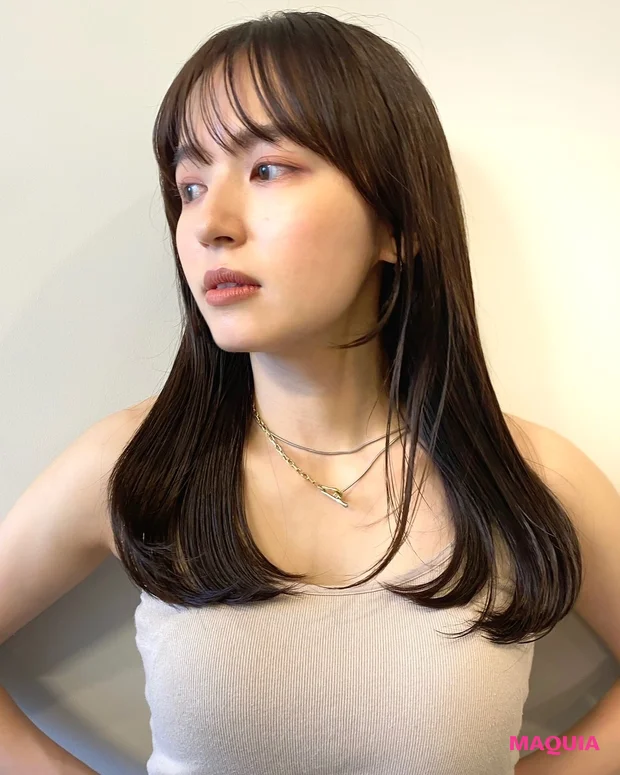 ロングヘア 髪型 ヘアスタイル 前髪あり 暗髪