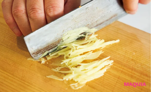 マキア 夏バテ 食べ物 薬膳 レシピ メロンとしょうがのサラダ 3