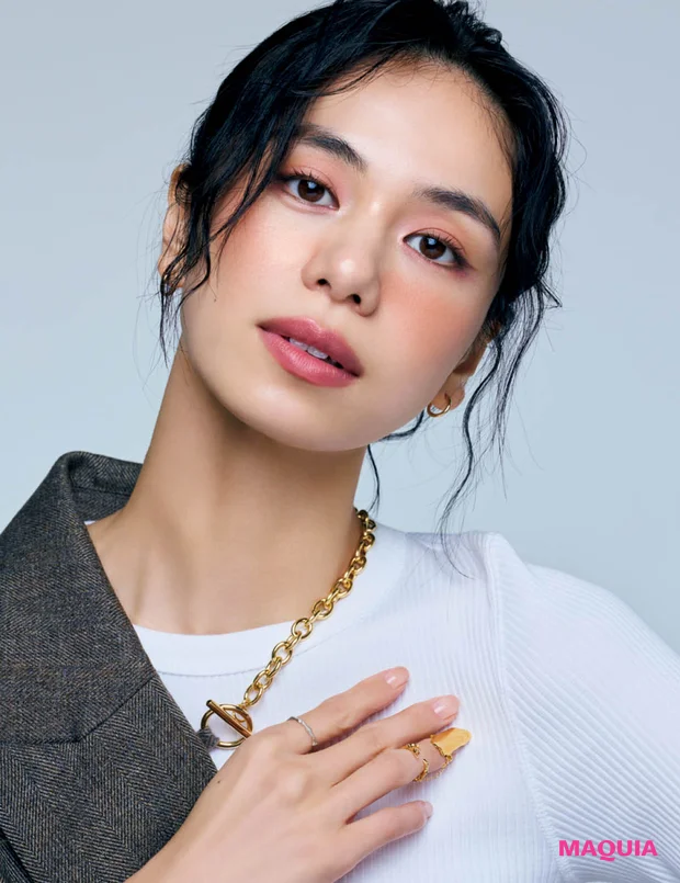 シワを隠すハイライトの入れ方 ブロンズカラー×ツヤハイライト×面塗りで影を払拭!