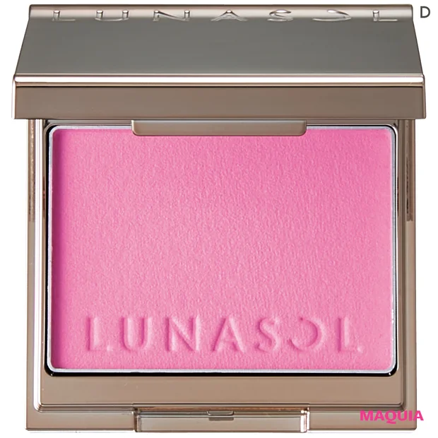 石原さとみさん 2026年春新色のトレンドメイク ルナソル カラーリングブリーズ 01