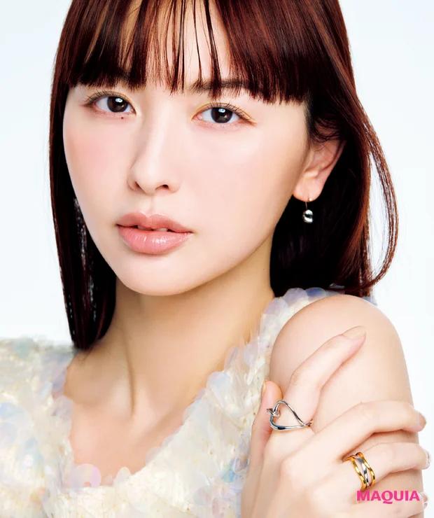 鈴木えみさんの愛用スキンケアを公開! “羨望の美肌”を支える化粧水、クリーム、シートマスクは?