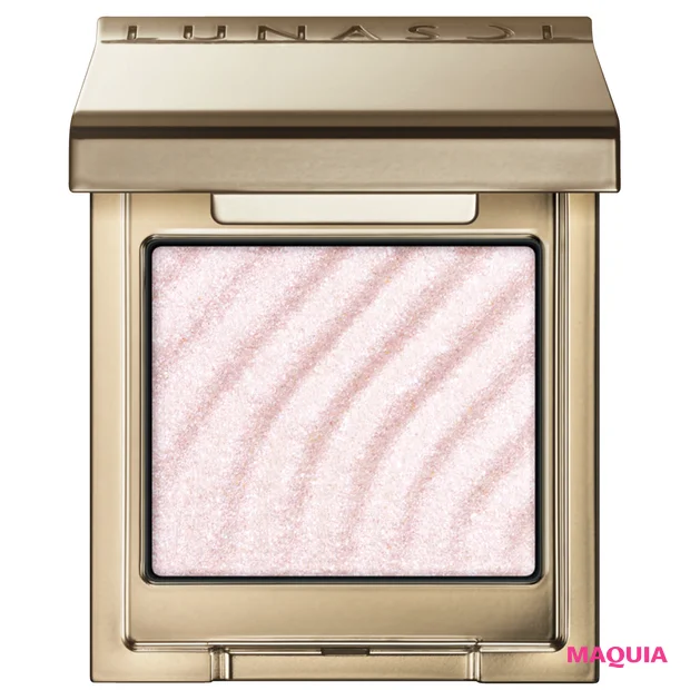 鈴木えみの最新おすすめコスメ ルナソル モノアイカラーレーション EX12