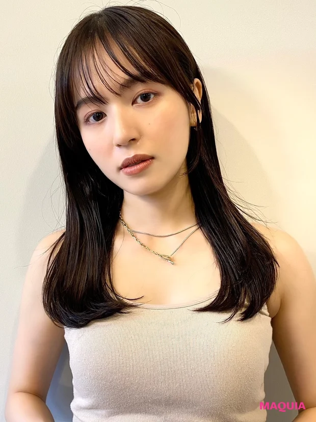ロングヘア 髪型 ヘアスタイル 前髪あり 暗髪