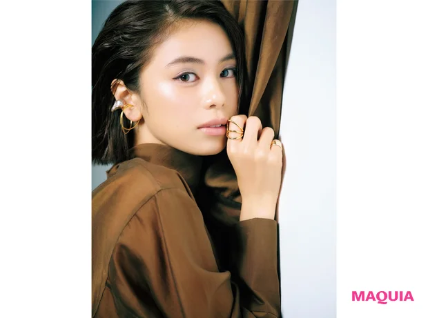 質感の掛け合わせでトレンド感をアピール