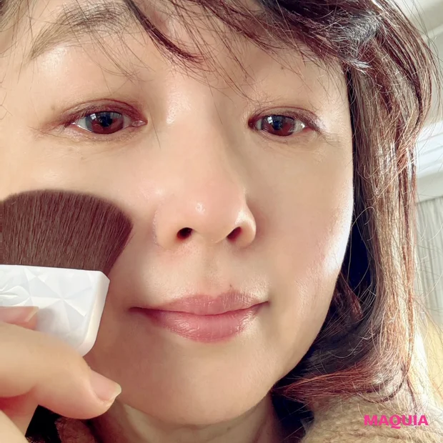 ケイトの新シャドウ、進化したポール & ジョー名品プライマーほか、話題のコスメをエディターがお試し_21