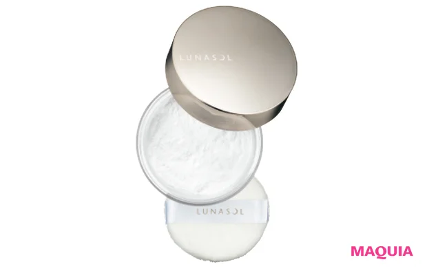 ルナソル スムースクリアパウダー 01 17g ¥5500/カネボウ化粧品