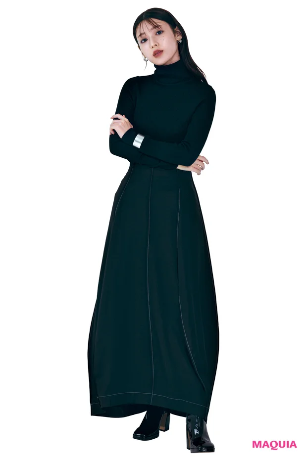 ユニクロの黒タートルを着るならメイクはどうする？ 2つのポイントで洒落顔に！_2