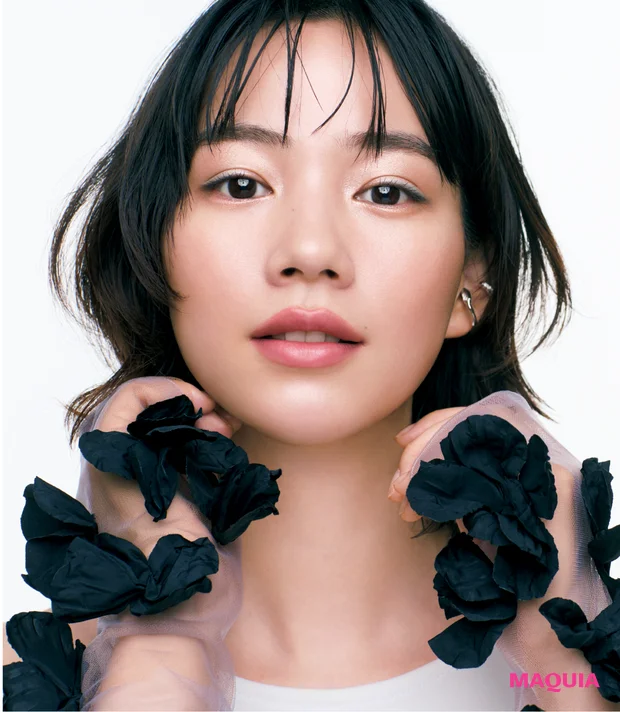 のん マキア 表紙