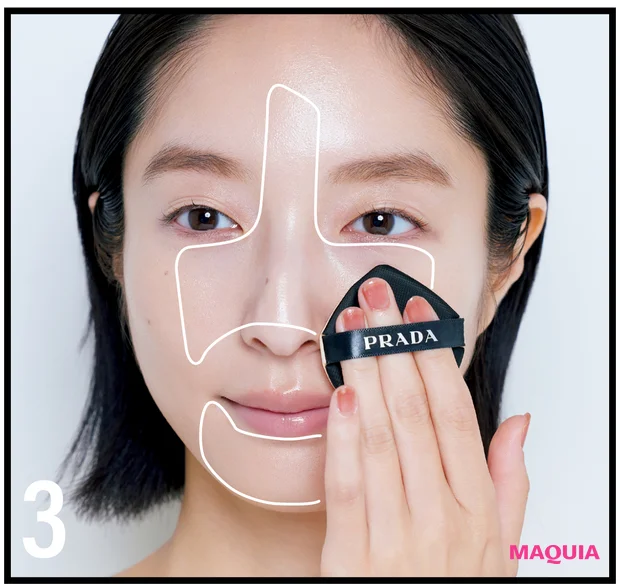 鈴木えみ ベースメイク AI肌 顔の内側にセミツヤFDを塗ってメリハリを