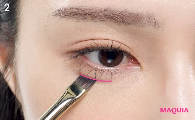 紫ぐまタイプのくまカバー＆涙袋メイクのテクニック 涙袋の影を描く