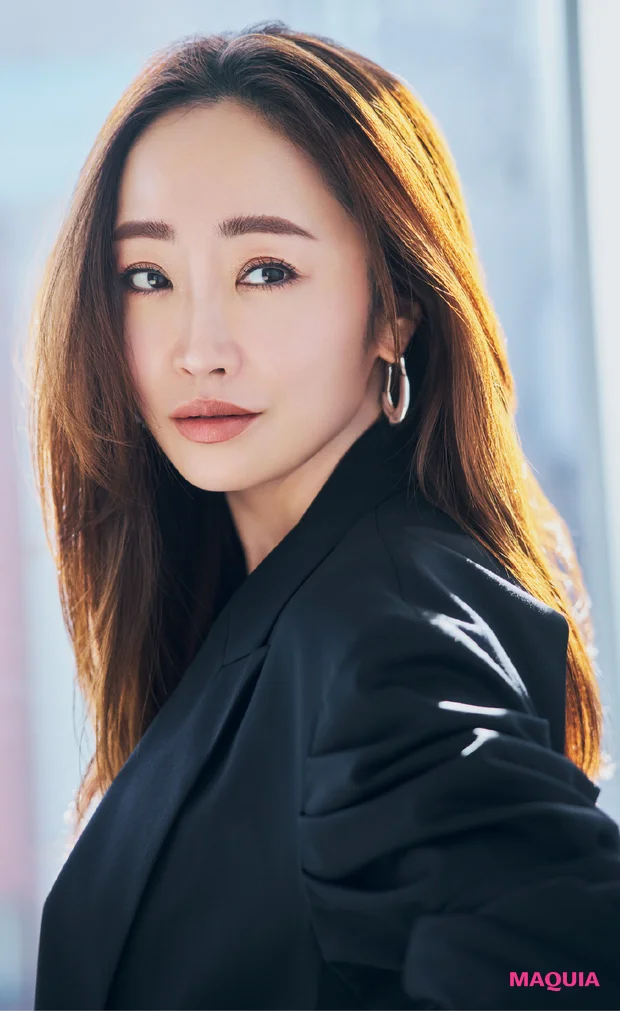 神崎 恵さん「毎日ハンサムモード」。女っぽさをあえて引き算するヘア&メイクのバランス術_5