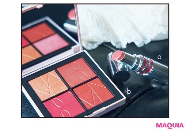 a ルージュ ヴォリュプテ キャンディグレーズ 15 ¥4950/イヴ・サンローラン・ボーテ(3月24日発売) b オーガズムフォープレイ ブラッシュクワッド ¥6380/NARS JAPAN(限定品)