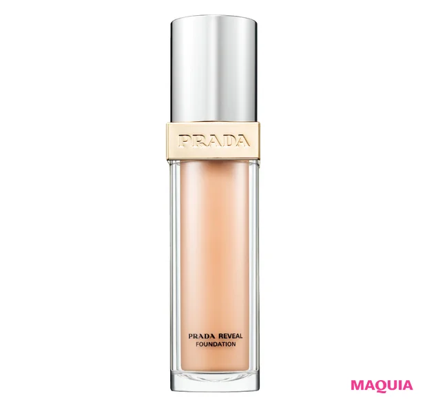 髙橋ひかるさんの大人な表情に注目！ 囲みアイのモードメイクで新境地を開拓【MAQUIAベストコスメ2024上半期】_4