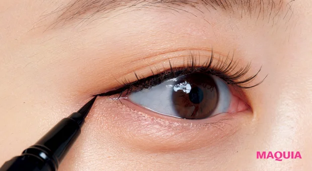 マグネット式つけまつ毛の付け方 リキッドアイライナーで仕上げ