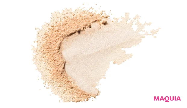 2026最新 ヘア&メイク 長井かおりさんおすすめのパウダー SUQQU オイル リッチ グロウ ルース パウダー e 01 テクスチャー