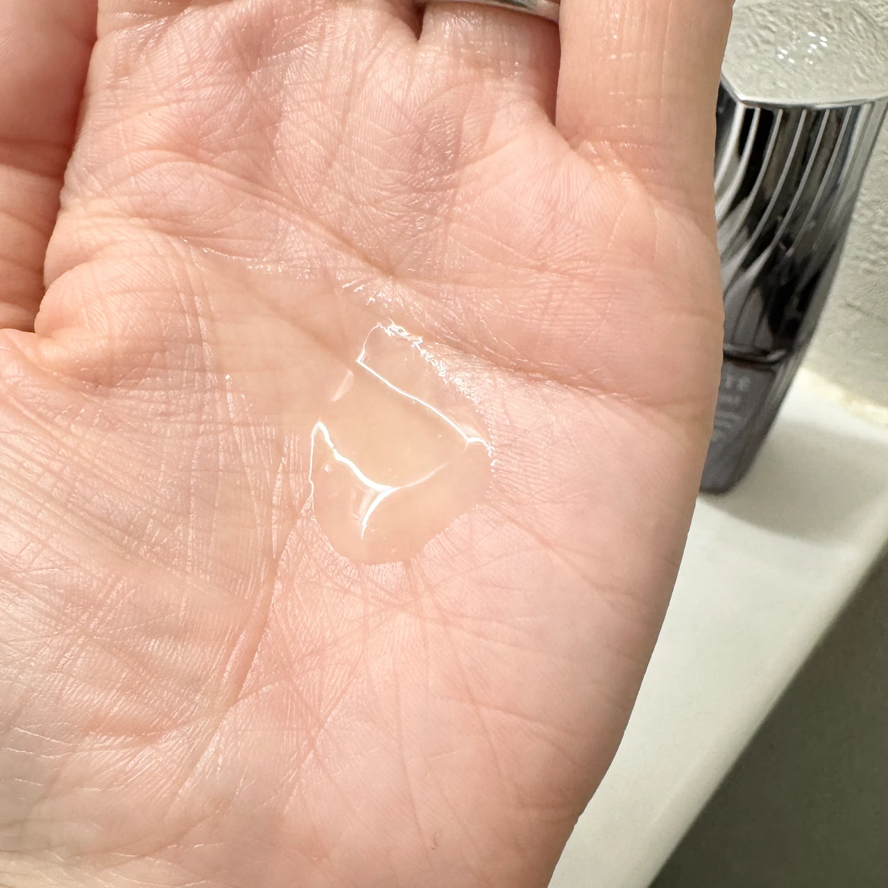 年齢肌にこそ試してほしい！コスメデコルテの本気の美白美容液_2