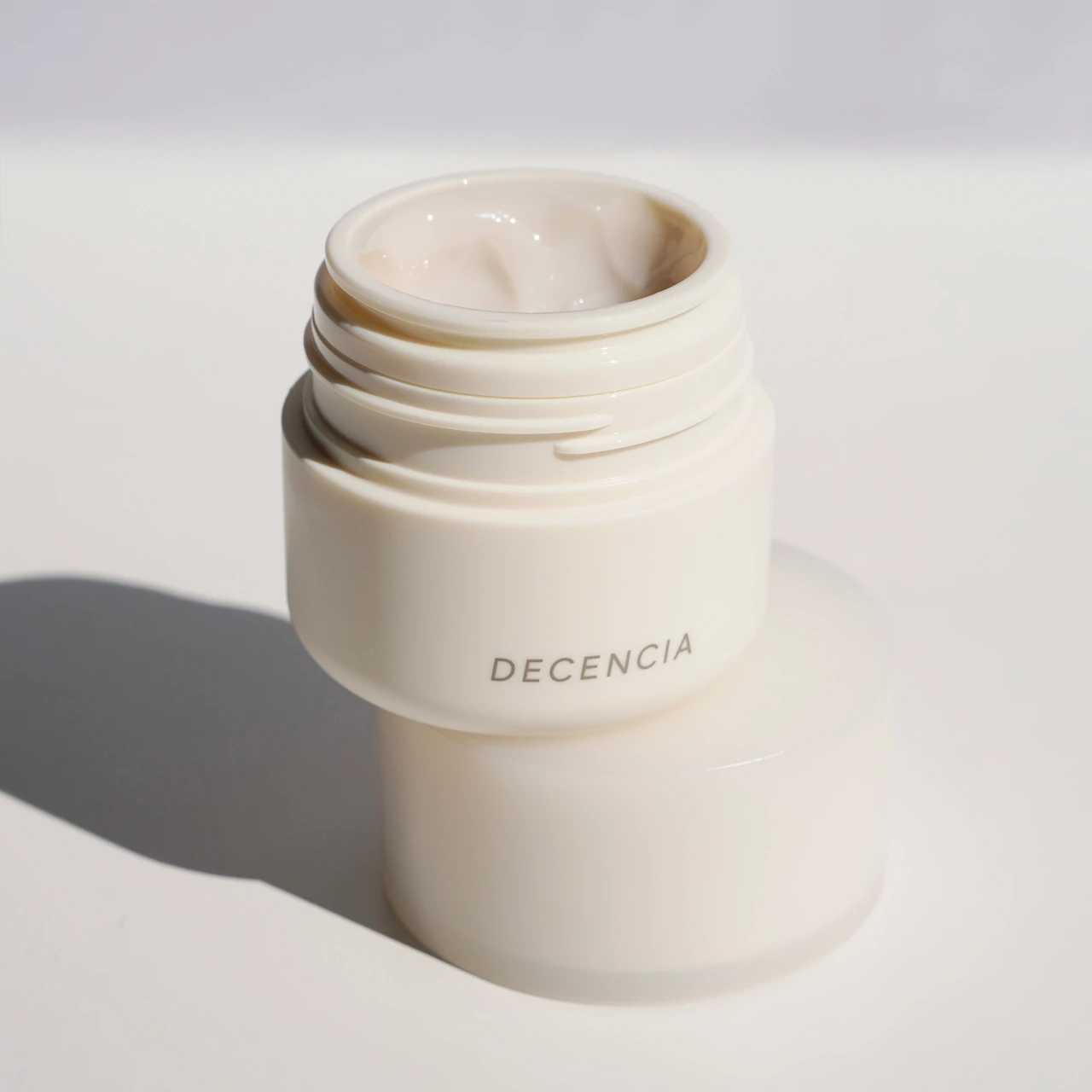 角層にアプローチ。ディセンシアの擬似角層でやさしくつつみこむクリームを紹介します!_1_1