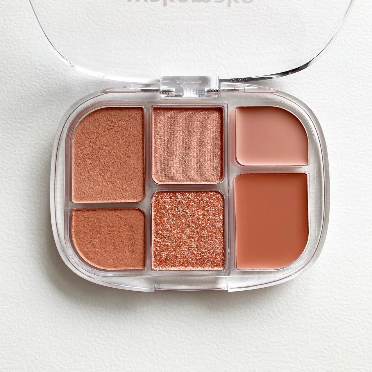 1つのパレットで統一感のあるメイクに！多機能＆ナチュ盛れ感が魅力のWAKEMAKE ソフトシアーマルチパレット♪_2_1