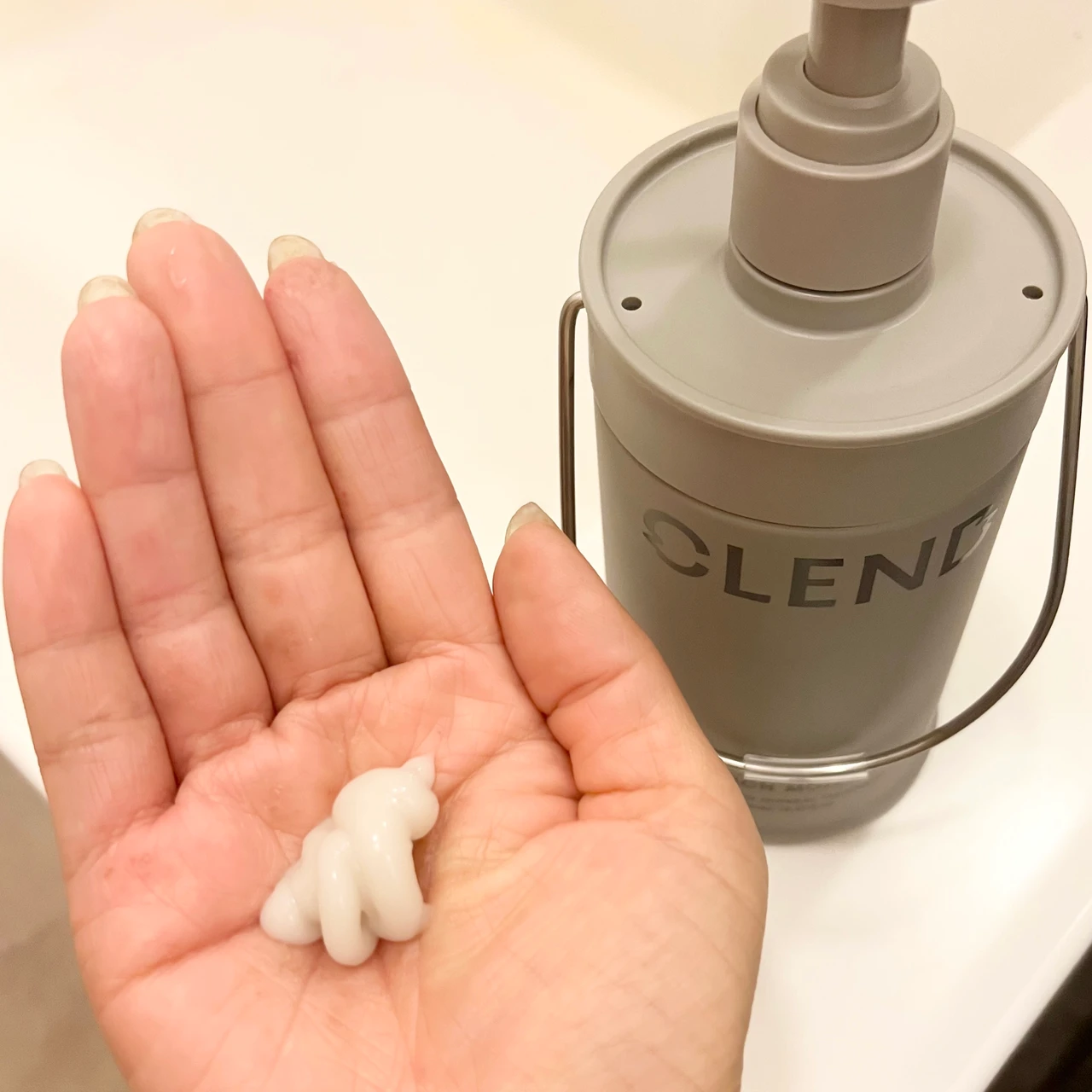 【話題】泥で地肌&美髪ケア！クレンドのシャンプー&トリートメント使ってみました！_2_2