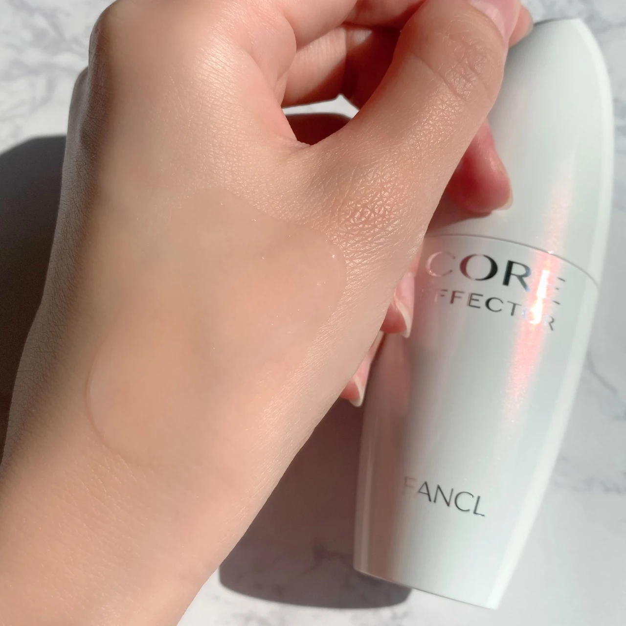 手 美容液 化粧品 スキンケア コスメ ボトル