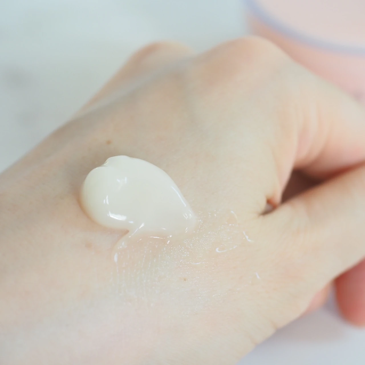 【スキンケア】忙しいママにも嬉しい！お肌の弾力＆ハリケアが気軽にできる「カナデル」オールインワン美容液！_3_2