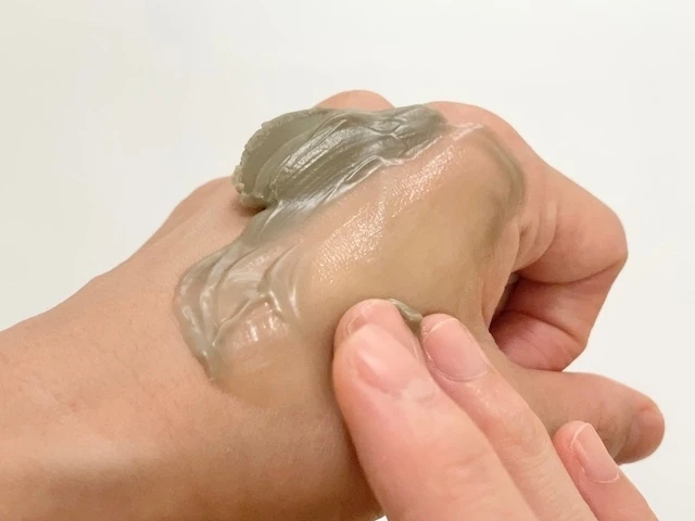 「デュオ ザ クレンジングバーム ホワイトa」テクスチャー