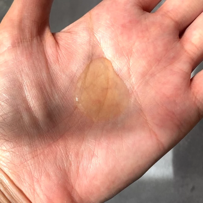 DSコスメの人気者「ビタミンC美容液」アンレーベル　ラボ　Vエッセンス
の魅力をお届け！つるんと美肌に！_3