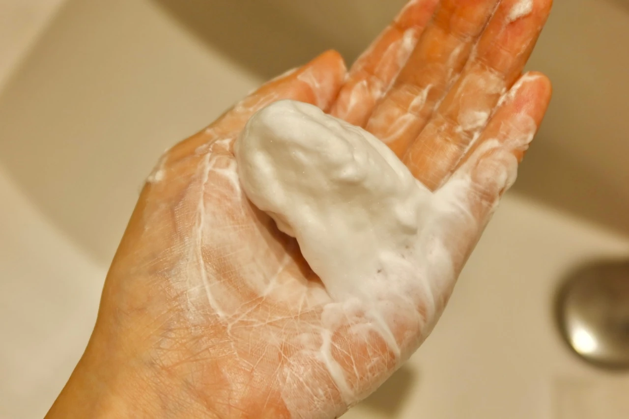 泥の力でスッキリ！ドロアス クレイクレンジングジェルとクレイクリアウォッシュ_3_2